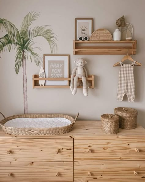 Nursery Wall Shelf Decor, Shelving In Nursery, Small Nursery Decor Ideas, Nursery Wall Shelf Ideas, Toddler Shelf Decor, Baby Shelf Decor, Dayroom Ideas, Box Room Nursery Ideas, Nursery Shelves Decor