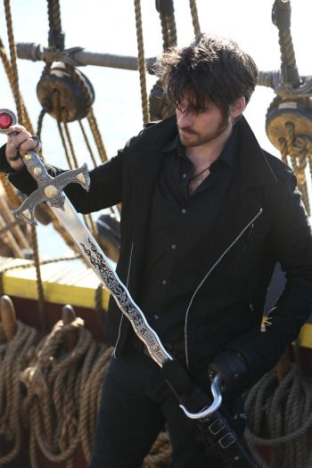 COLIN O'DONOGHUE, whether he's love sick, vengeful or super evil who can't love him Captain Hook Ouat, Hook Ouat, Killian Hook, Once Up A Time, Scott Eastwood, The Dark One, Outlaw Queen, Killian Jones, Hayden Christensen