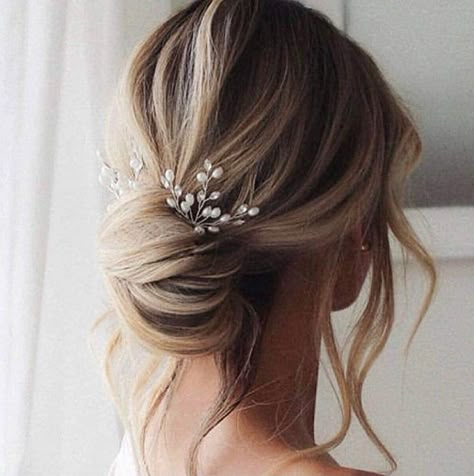 Bride Headpiece Pearl, Crystal Wedding Hair Accessories, Pearl Hair Pin Wedding, Bride Hair Pins, Hair Pins Bridal, Wedding Hair Up, Wedding Hair Ideas, Bride Headpiece, Hair Accessories Wedding