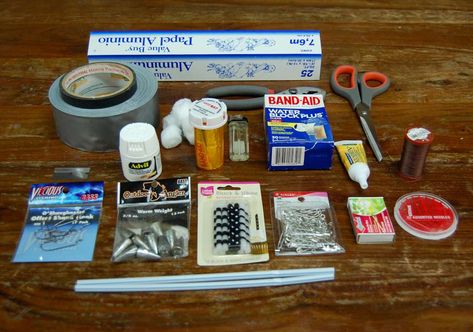 Pill Bottle Survival Kit: Instructions- DIY survival project you can make at home. Fits in a pill bottle and could save your life. Fire starter how to plus more Survival Kit Diy, Pill Bottle Crafts, Survival Project, Pill Bottle, Survival Supplies, Pill Bottles, Survival Life, Emergency Prepping, Survival Food