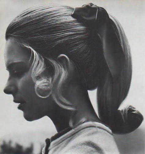 Hair Inspo Ponytail, 1960s Ponytail, 60's Hair, 60s Hair, France Gall, Women Crush, Retro Hair, Inspiring Women, Vintage Hair