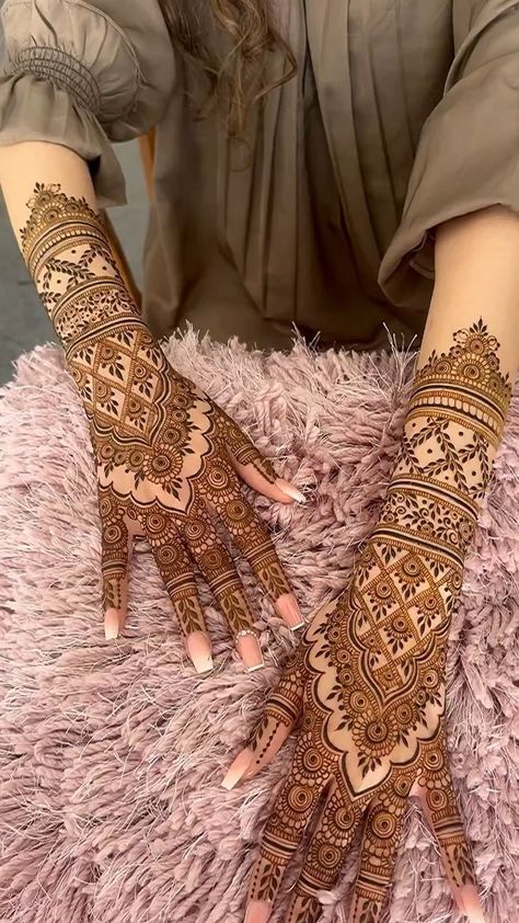 Wedding Henna Designs, Simple Mehendi Designs, Indian Mehndi Designs, Tato Henna, Eid Mehndi Designs, New Bridal Mehndi Designs, Mehndi Designs Bridal Hands, Bridal Henna Designs, Full Mehndi Designs