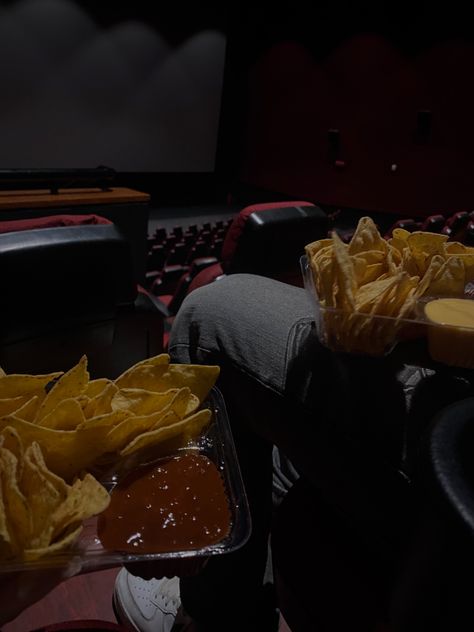 Cute Drive In Movie Pictures Couples, Couples Movie Theater Date, Movies With Boyfriend Pictures, Ipic Theater Date, On A Date Pictures, At The Movies With Boyfriend, Couple Date Aesthetic Faceless, Couples On Dates Aesthetic, Couple In Movie Theater