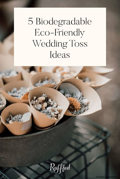 Because we love mother nature, we've rounded up 5 eco-friendly wedding exit ideas and where you can buy them including biodegradable confetti! P.S. These options will also make for beautiful wedding photos! #ruffledblog Wedding Flower Toss, Wedding Toss Ideas, Sustainable Wedding Ideas, Eco Friendly Wedding Favors, Wedding Exit Ideas, Flower Toss, Eco Friendly Confetti, Swedish Wedding, Leaf Confetti