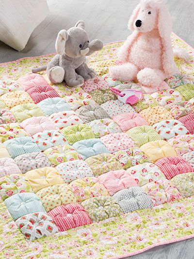 Creative Studio Puff Quilt Pattern, Puff Quilts, Biscuit Quilt, Puffy Quilt, Colchas Quilting, Hantverk Diy, Bubble Quilt, Puff Quilt, Baby Quilt Ideas