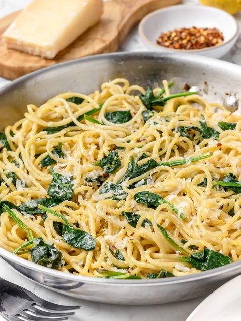 Spinach Lemon Pasta - Entirely Elizabeth Ricotta Spinach Lemon Spaghetti, Lemon Spinach Pasta, Spaghetti Spinach, Entirely Elizabeth, Lemon Recipes Healthy, Spinach Ricotta Pasta, Lemon Parmesan Pasta, Lemon Spinach, Veggie Pasta Recipes