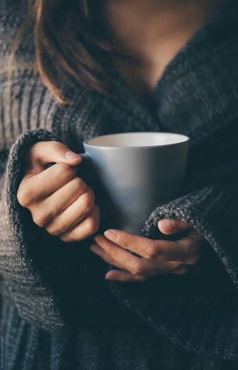 Hand Photography, Coffee Photography, Coffee And Books, Coffee Love, Book Photography, Coffee Time, A Coffee, Photo Inspiration, Photography Inspiration