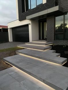 How To Make Fantastic Floating Outdoor Steps Modern Steps Entrance, Modern Front Yard Steps, Modern Landscape Edging Ideas, Concrete Landing And Steps, Modern Exterior Stairs, Concrete Front Stairs, Front Porch Ideas Stairs, Modern Front Stairs Entrance, Concrete Porch Steps Ideas