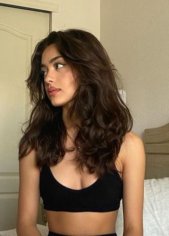 Wolf Haircut For Wavy Hair, Layered Medium Hair Wavy, Wavy Layered Hair With Curtain Bangs, Haircut Inspo For Thick Hair, Cute Hair Cuts For Girls Wavy, Wavy Long Wolf Cut, 2b Haircuts Medium Layered, 2c Hair With Layers, Armpit Length Hair With Layers Wavy