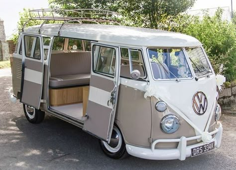 Combi Hippie, Vw Kampeerwagens, Vw Minibus, Vintage Volkswagen Bus, Volkswagen Vintage, Scooters Vespa, Volkswagen Vans, Kombi Home, Volkswagen Van