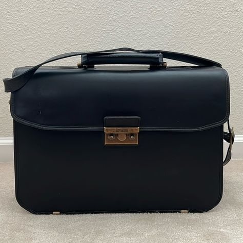 Vintage Hartmann Briefcase Hartmann Luggage, Let’s Make A Deal, Bags Vintage, Wear And Tear, Investment, Man Shop, Coding, Let It Be, Fast Delivery