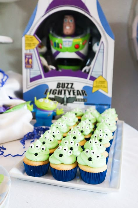 Toy Story Alien Cupcakes, Toy Story 2nd Birthday Boys, Cupcakes Toy Story, Lightyear Birthday Party, Two Infinity And Beyond Birthday, Buzz Lightyear Birthday Party, Birthday Party Cupcakes, Buzz Lightyear Party, Toy Story Birthday Party Ideas