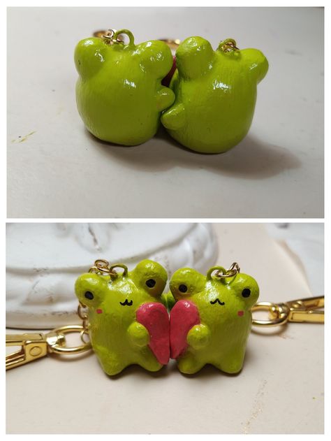 Things To Make For Your Boyfriend Out Of Clay, Polymer Clay Boyfriend Gift, Clay Crafts To Make For Your Boyfriend, Bff Clay Ideas, Couples Keychains Diy, Ceramic Ideas For Boyfriend, Couple Clay Keychain, Clay Crafts For Friends, Clay Matching Keychain