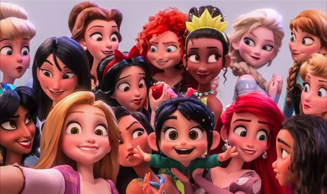 Disney Desktop Wallpaper, Princess Funny, Disney Princess Funny, Disney Princess Cartoons, Disney Princess Movies, All Disney Princesses, Princess Movies, Wallpaper Disney, Iphone Wallpaper Kawaii