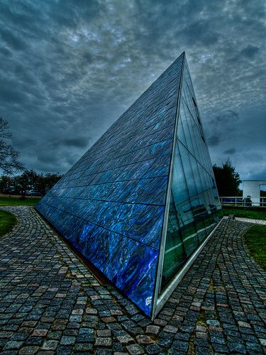 Beautiful Tetrahedron Shaped Glass Building Glass Building, Geometric Inspiration, Futuristic City, Geometry, Skyscraper, Multi Story Building, Louvre, Architecture, Building