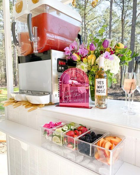 Party Cake Display, Margarita Bar Ideas Wedding, Beverage Bar Ideas Party, Mobile Snow Cone Stand, Frose Cart Wedding, Bar Cart For Events, Mimosa Cart Bar, Drink Cart Wedding, Mobile Cart Design