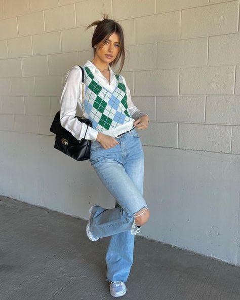 katherine on Instagram: "Out and about ✨" New York Outfits, Crop Vest, Stylish Work Outfits, Online Fashion Store, Green Diamond, Vest Outfits, Fashion Website, Outfit Inspo Fall, Out And About