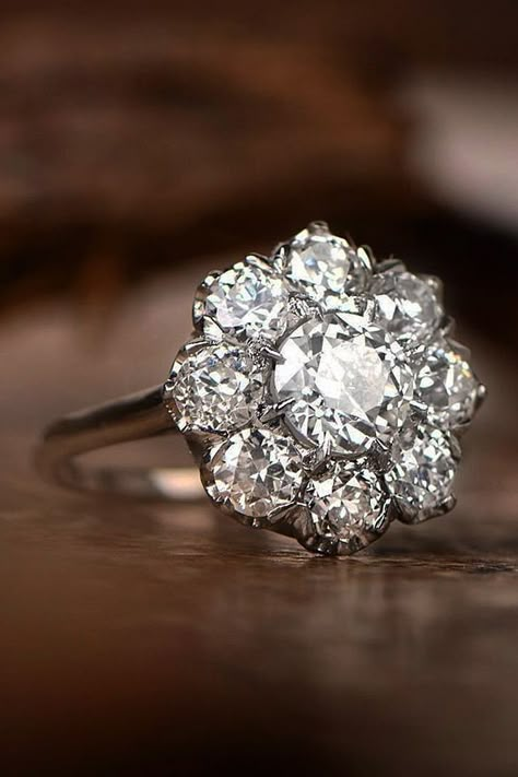 Morganite Engagement Ring Vintage, Quality Rings, Fine Engagement Rings, Round Halo Engagement Rings, Traditional Engagement Rings, Floral Engagement Ring, Gorgeous Rings, Round Halo, Beautiful Wedding Rings