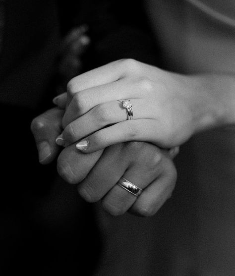 Engagement Ring Photoshoot, Hand With Ring, Engagement Party Photo Ideas, Ring Photoshoot, Wedding Rings Emerald Cut, Wedding Ring Pictures, Engagement Ring On Hand, Birmingham Wedding, Wedding Rings Photos