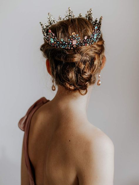 Long Hair Bridal Styles, Long Hair Bridal, Long Bridal Hair, Medieval Hairstyles, Girls Tiara, Crown For Women, Bridal Styles, Queen Aesthetic, Party Hair Accessories