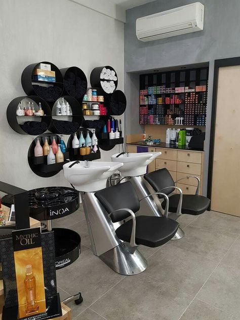 Hair Salon Interior Design, Hair Salon Furniture, Salon Interior Design Ideas, Nail Salon Interior Design, Interior Design Color Schemes, Beauty Salon Interior Design, Home Hair Salons, Hair Salon Ideas, Hair Salon Design