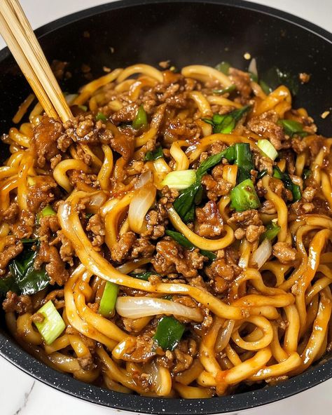 Udon Bowl Recipe, Japanese Ground Pork Recipes, Hibachi Udon Noodles, Veggie Udon Stir Fry, Udon Noodle Recipe Pork, Pork Fried Noodles Stir Fry, Pork Rice Noodles, Pork Noodles Asian, Ramen Udon Noodle Recipes