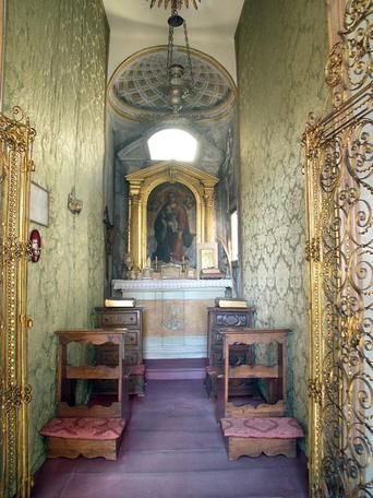 Home Chapel Catholic, Home Chapel, Church Design Architecture, Traditional Catholicism, Catholic Altar, Altar Design, Catholic Decor, Prayer Corner, Veneto Italy