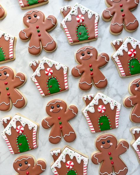 Gingerbread Man Biscuits, Gingerbread Decorated Sugar Cookies, Gingerbread Man Decorated Cookies, Gingerbread Man Sugar Cookies Decorated, Royal Icing Gingerbread Men, Gingerbread Men Cookies Decorated, Candy Cane Cookies Decorated, Gingerbread Man Cookies Decorated, Gingerbread Man Sugar Cookies