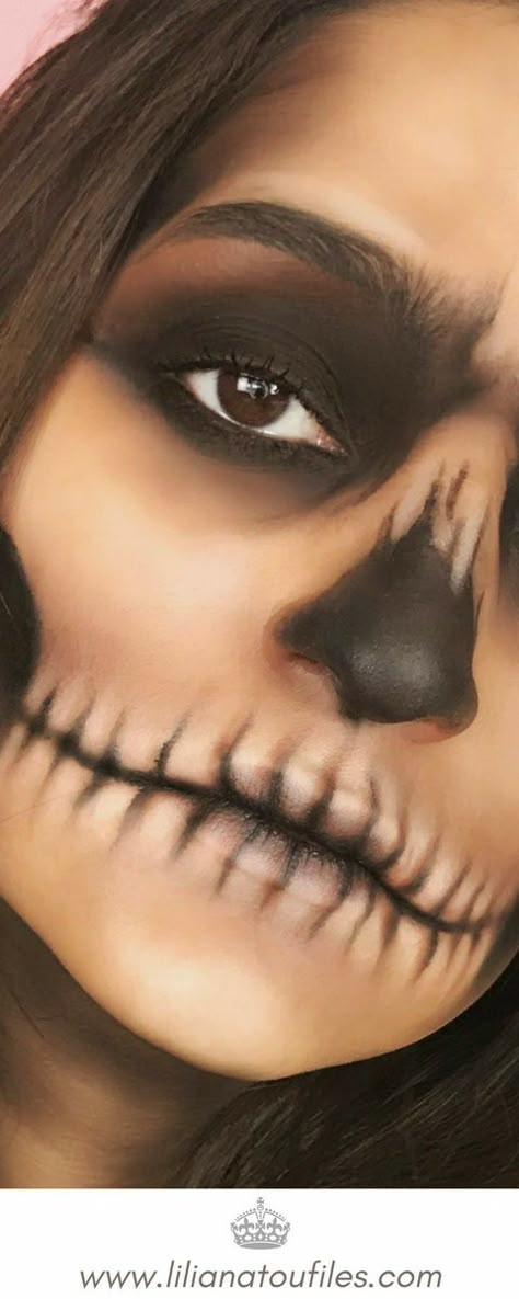 Skeleton Teeth Makeup, Easy Hellowin Makeup, Skeleton Women Makeup, Skull Teeth Makeup, Easy Halloween Makeup Scary, Womens Skeleton Makeup, Skull Face Makeup Easy, Easy Scary Makeup, Skull Makeup Easy