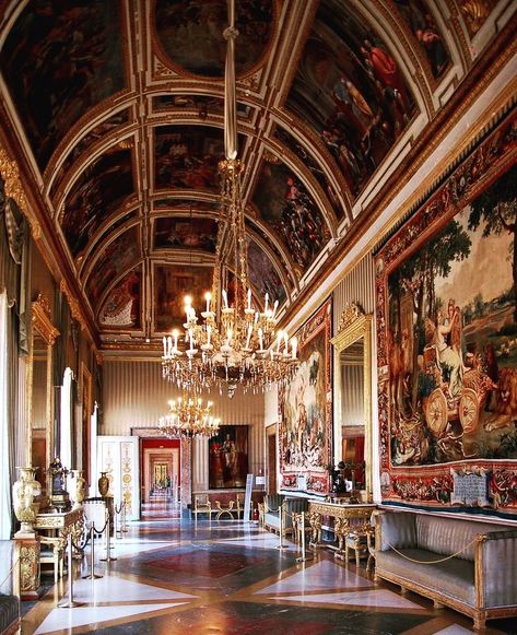 @av_interior_architect on Instagram: “Royal Palace of Naples, Italy. 17th Century. 🇮🇹 Architectural style: Italian Baroque, Neo-Classical Architects: Luigi Vanvitelli, Domenico…” Neo Classicism, Neo Classism, Baroque Interior Design 18th Century, Italian Baroque Architecture, Italian Palazzo Interior, Venetian Palazzo, Baroque Interior Design, Baroque Architecture Italy, Neo Classical Architecture