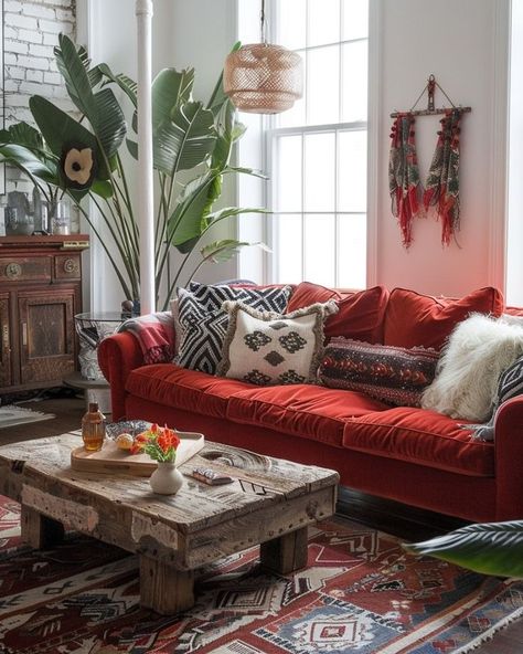 Maroon Couch Living Room Ideas, Red Sofa Decorating, Red Couch Decor, Unique Apartment Decor, Red Couch Living Room, Red Leather Couches, Paris Living Rooms, Dreamy Interior, Boho Rooms