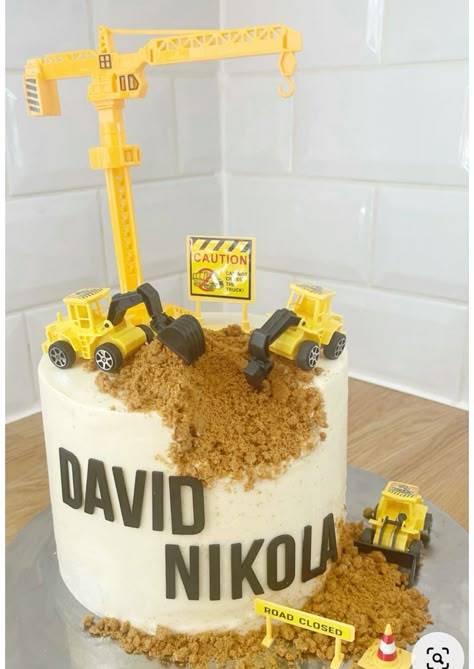 Building Cake Ideas, Kids Construction Cake, Construction Birthday Party Cakes, Building Cake, Dump Truck Cakes, Tractor Birthday Cakes, Simple Birthday Cake Designs, Digger Cake, Construction Birthday Cake