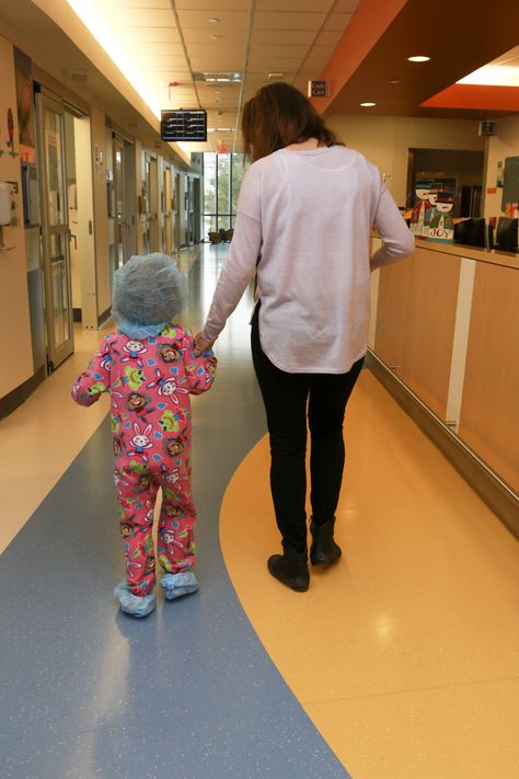 https://flic.kr/p/qGNo86 | A day in Child Life__117 | Kate Denlinger, certified child life specialist meets with patient Kaitlyn Teeter, 5, prior to a procedure she regularly receives at Penn State Hershey Children’s Hospital.  Kaitlyn is ready for her procedure.    Read the full story at: <http://bit.ly/1BKe9nn Child Life Specialist Aesthetic, Dollar Store Makeup, 1 Peter 4 10, Child Life Specialist, College Aesthetic, Christmas Party Outfits, Developmental Psychology, Learning Objectives, Childrens Hospital