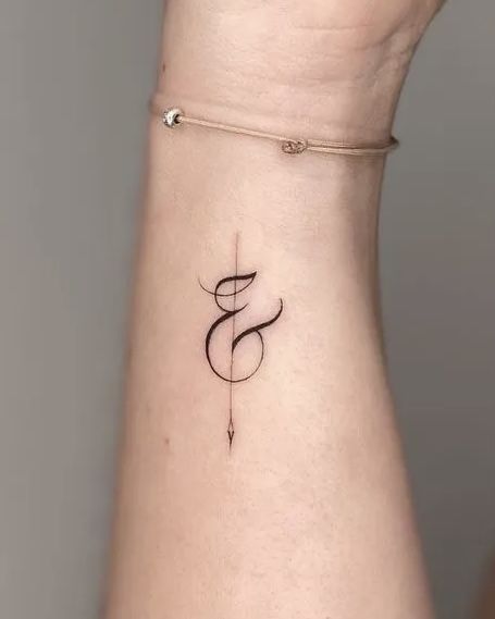 J And E Tattoo, Letter I Tattoo Ideas, Initial E Tattoo, Tattoo Letra E, E Letter Tattoo Design, Cursive E Tattoo, Letter E Tattoo Ideas, E Letter Tattoo, E Initial Tattoo