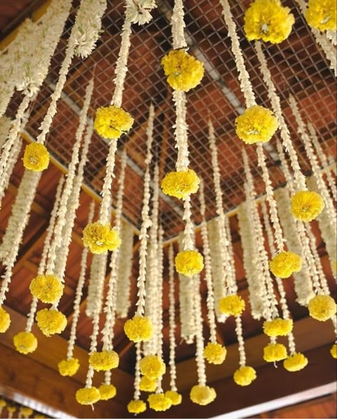 Yellow Indian Wedding Decor, Wedding Pandal Decoration Indian, Indian Marigold Decor, Indian Wedding Floral Decor, White And Yellow Haldi Decor, Marigold Decor Wedding, Yellow And White Wedding Decorations, Marigold Flower Decoration Backdrop, Indian Wedding Flower Decoration