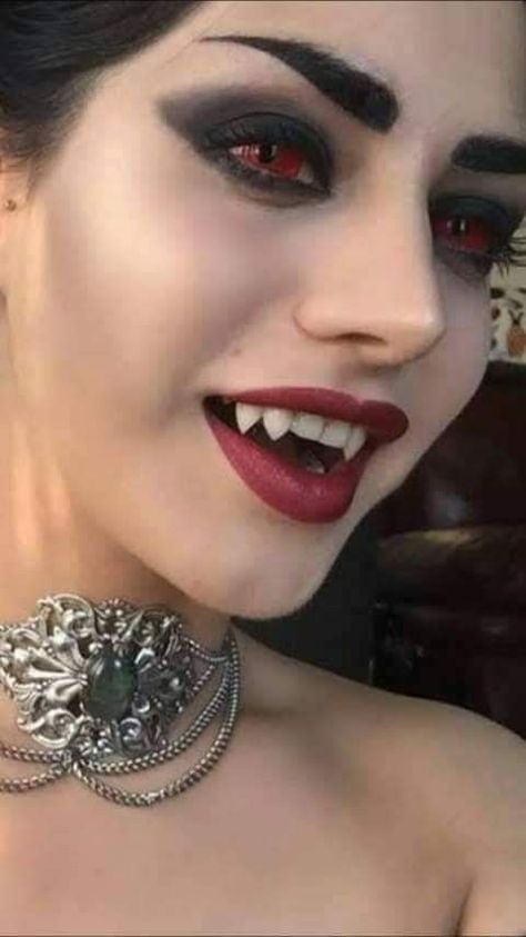 Makeup Scary Halloween, Party Halloween Food, Vampire Makeup Ideas, Tattoo Ideas Halloween, Halloween Nails 2022, Aesthetic Halloween Nails, Halloween Fashion Outfits, Halloween Costumes Women Scary, Ideas For Halloween Party