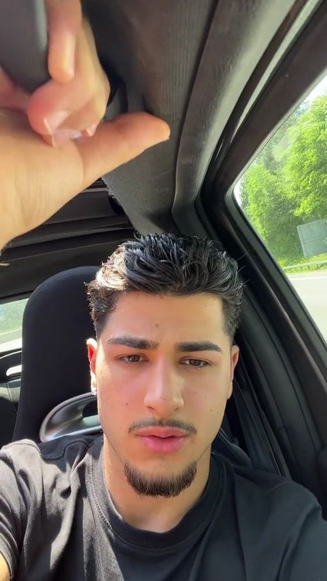 Mustache Goatee Combo, V9 Rapper, Latino Men Hairstyles, Latino Haircut Men, Goatee And Mustache Style, Disconnected Goatee, Messy Slick Back Hair Men, Hispanic Hairstyles For Men, Latino Haircuts