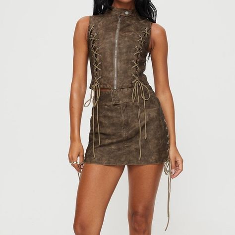 Princess Polly Ceejay Faux leather top and mini skirt set. Burna Boy Concert, Festival Tops Women, Travis Scott Concert, Hogwarts Shifting, Womens Party Tops, Bar Outfits, Faux Leather Vest, Fit Clothes, Faux Leather Top