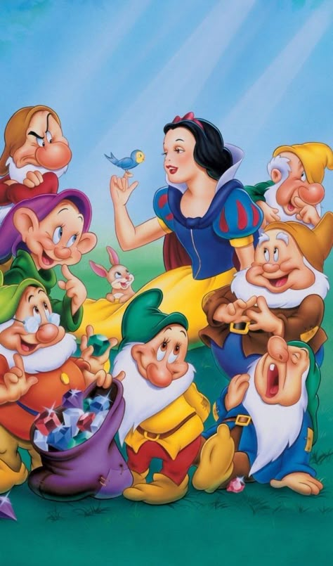 Snow White Wallpaper, Snow White Seven Dwarfs, Disney Movie Characters, Wallpaper Iphone Disney Princess, Sette Nani, Disney Princess Snow White, Snow White Disney, 7 Dwarfs, Disney Cartoon Characters