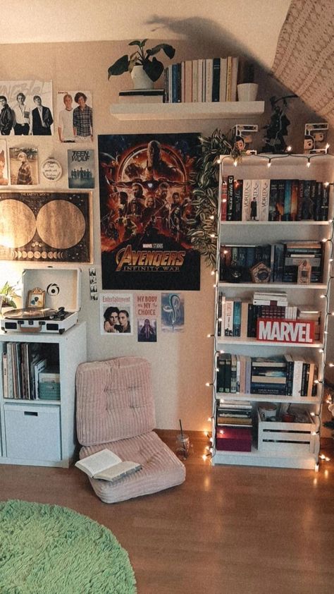 @jaikemarie | Room makeover inspiration, Marvel room, Dream room inspiration Marvel Dorm Room Ideas, Room Decor Ideas Bookworm, Room Ideas Aesthetic With Bookshelf, Avengers Bedroom Aesthetic, Avengers Room Aesthetic, Bedroom For Bookworms, Bookworm Room Decor, Bookshelf Decor Bedroom Aesthetic, Bookshelf On Wall Aesthetic