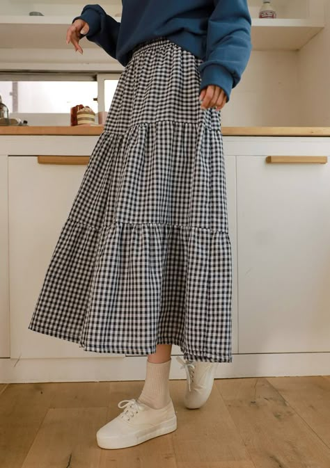 Checkered Long Skirt Outfit, Checkered Midi Skirt, Checkered Midi Skirt Outfit, Long Gingham Skirt, Checkered Maxi Skirt, Checkered Maxi Skirt Outfit, Gingham Midi Skirt, Black Checkered Skirt Outfit, Sewing Fall Clothes