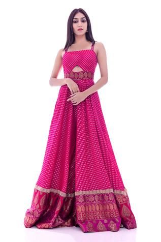 Brocade Embroidery, Pink Brocade, Embroidery Square, Embellished Jumpsuit, Trendy Outfits Indian, Long Gown Design, Dresses Traditional, Jumpsuit For Women, Indian Dresses Traditional