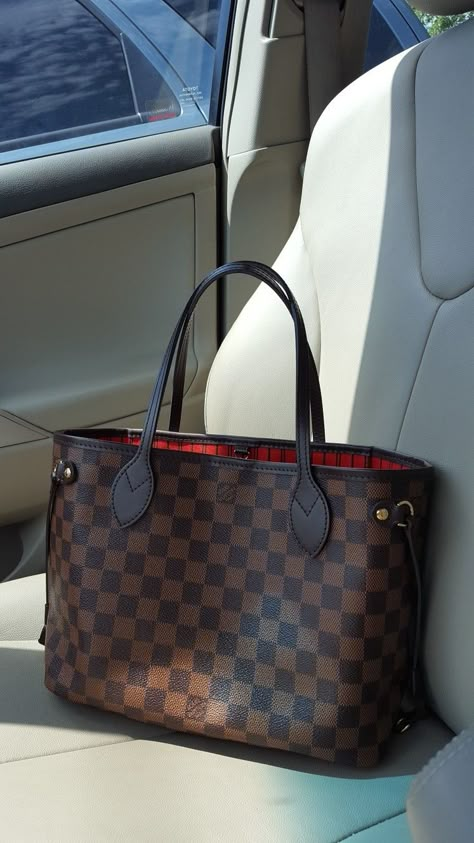 My Louis Vuitton NEVERFULL pm in Damier Ebene Lv Bag Neverfull, Neverfull Pm Outfit, Lv Purse Outfit, Neverfull Aesthetic, Louis Vuitton Bags Women, Women’s Purses, Luis Vuitton Neverfull, Louis Neverfull, Lv Neverfull Pm