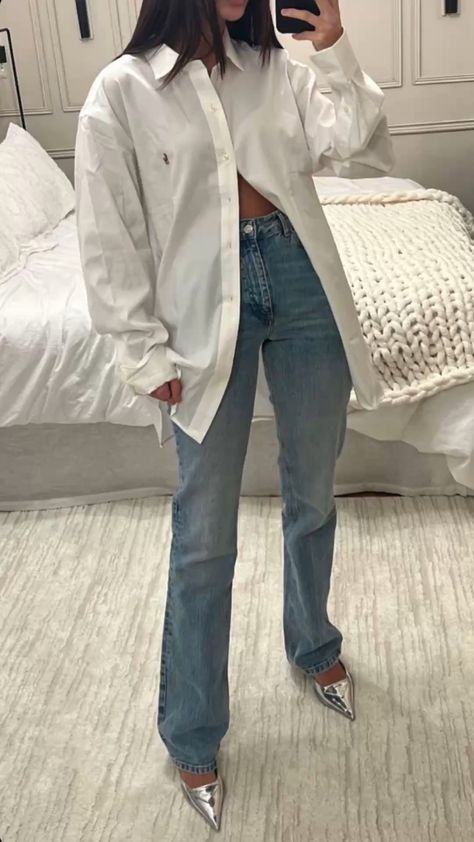 White Button Down Outfit, Button Down Outfit, Look Jean, Heels Outfits, Looks Party, Pointed Heels, White Button Down, Fashion Mistakes, Mode Inspo