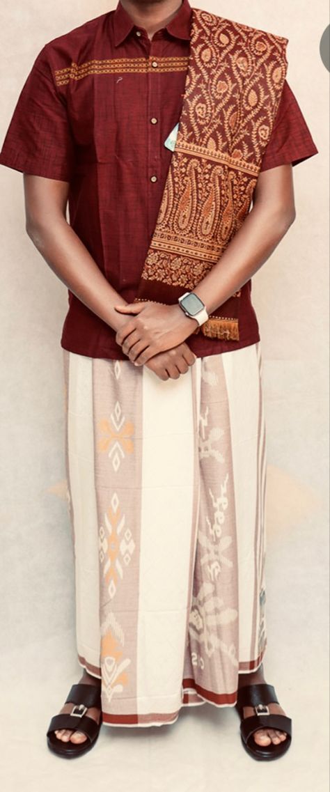 somali cultural clothing for men Somali Men Wedding Outfit, Somali Men Clothing, Somali Traditional Clothing Men, Somali Cultural Clothes, Somali Traditional Clothing, Somali Culture Aesthetic, Somalia Clothes, Somali Traditional Dress, Somali Fashion