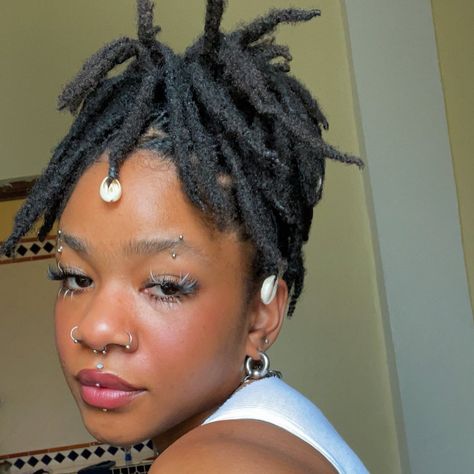 Stretched Ears Black Women, Nb Aesthetic, Hair Drawings, Loc Inspiration, Short Locs, Beautiful Locs, Beautiful Dreadlocks, Short Locs Hairstyles, Short Braids