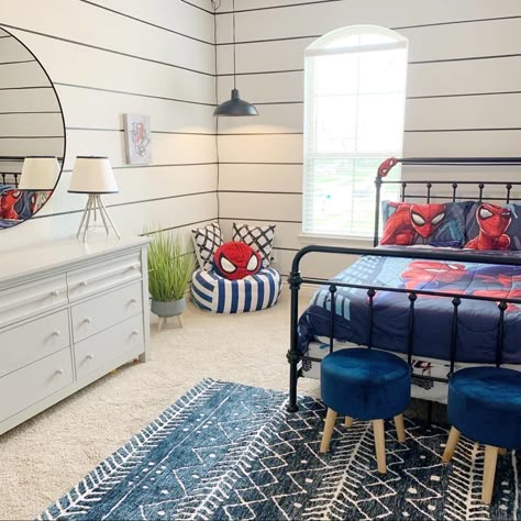 Superhero Modern Bedroom, Modern Spider Man Room, Neutral Super Hero Bedroom, Spider Man Bedroom Decor, Modern Marvel Bedroom, Character Room Design, Neutral Spiderman Bedroom, Spider Man Room Decor Ideas, Subtle Superhero Bedroom