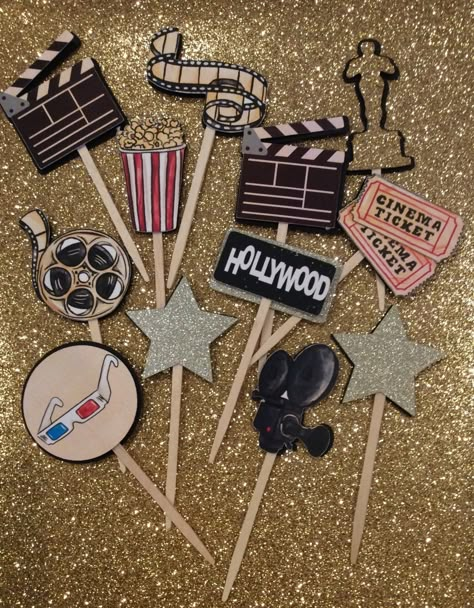 Movie Star Party, Sweet 16 Decor, Hollywood Theme Party Decorations, Oscars Theme Party, Bollywood Theme Party, Deco Cinema, Hollywood Birthday Parties, Cinema Party, Hollywood Birthday