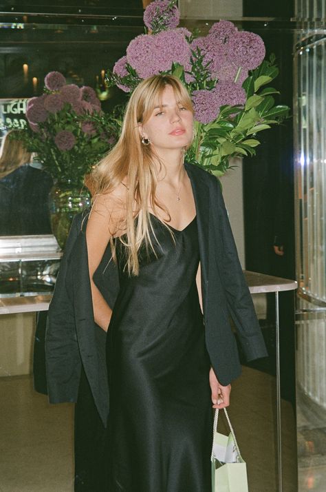 Black Midi Satin Dress, Black Silk Dress Casual, Silk Dress Grunge, Blazer And Silk Dress, Long Satin Dress With Blazer, Black Silk Dress With Blazer, Black Slip Dress With Blazer, Long Black Silk Dress Outfit, Long Black Satin Dress Outfit