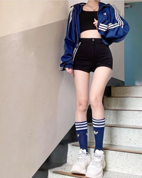 Looks Adidas, Dance Outfits Practice, Practice Outfits, Korean Casual Outfits, Elegante Casual, Korean Girl Fashion, Mode Inspo, Sporty Outfits, Kpop Fashion Outfits